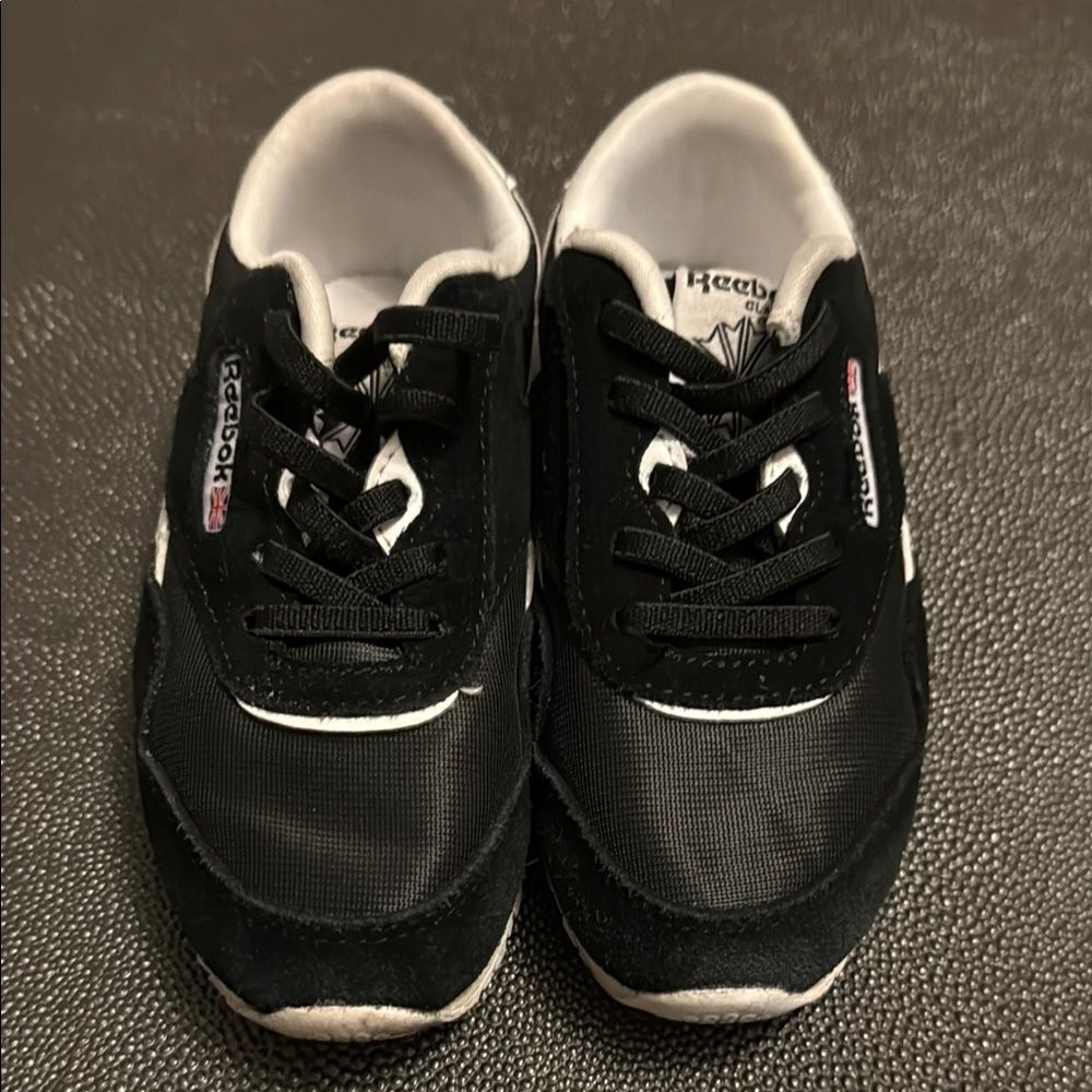 Reebok Classic Black and White Classic Sneakers size 10